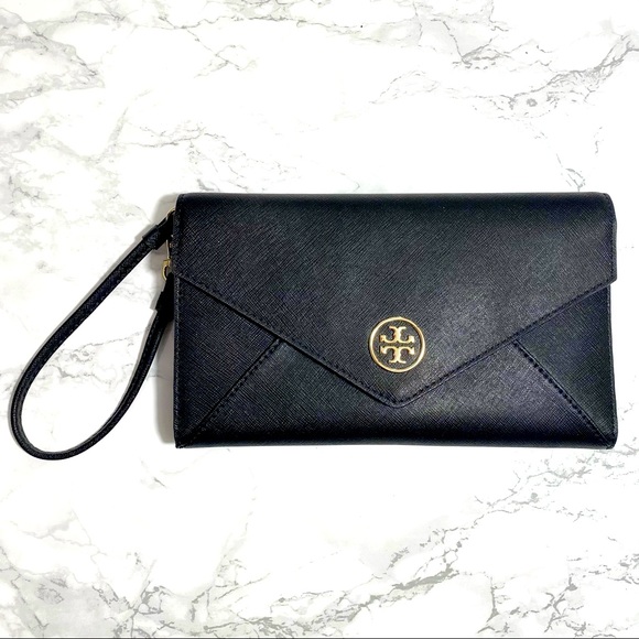 Tory Burch Handbags - Tory Burch Robinson Wristlet